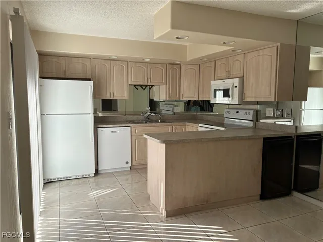 $1,600 | 1710 Park Meadows Drive, Fort Myers, FL 33907