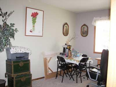 10542 Mieras Road Moxee, WA 98936 - Photo 8 of 29 a dining room with furniture and window