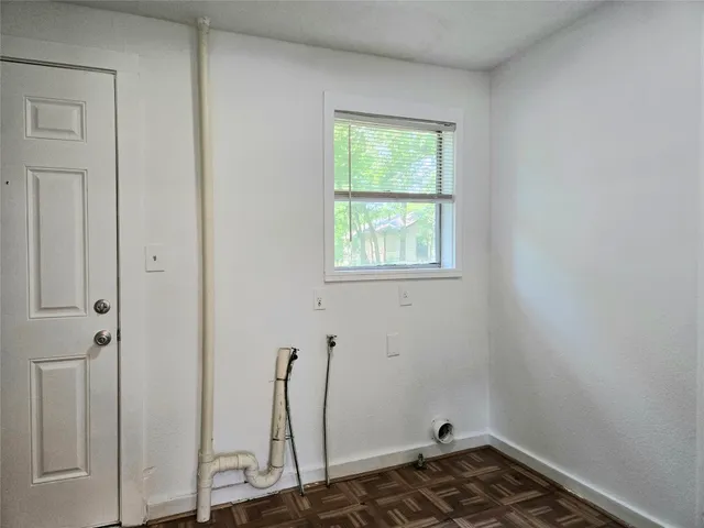 $1,450 | 5505 Harold Court, Austin, TX 78721