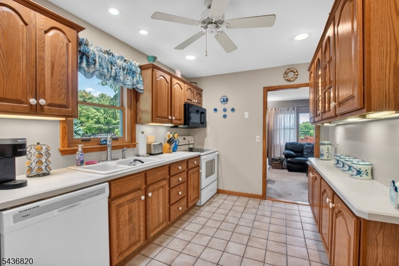 557 Rockport Road Hackettstown, NJ 07840 - Photo 9 of 25