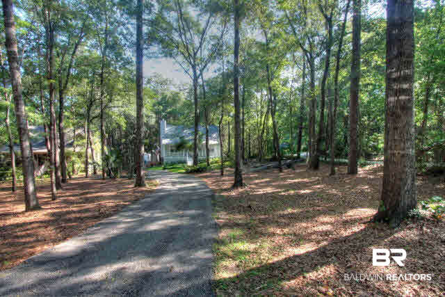 513 Grand Avenue Fairhope, AL 36532 - Photo 7 of 28 driveway
