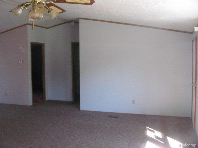 4728 South Lapeer Road Metamora, MI 48455 - Photo 5 of 15 262-169661 - Living Room 2.jpg
