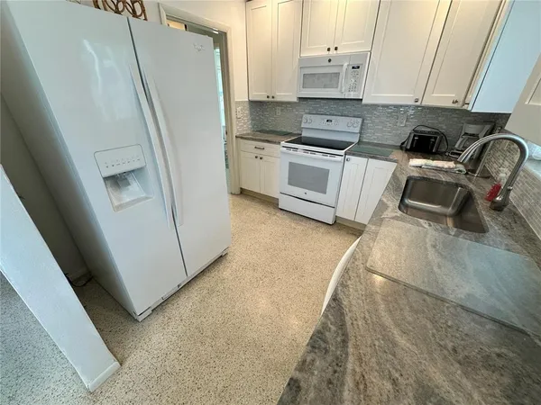 $3,000 | 3615 100th Street West, Bradenton, FL 34210