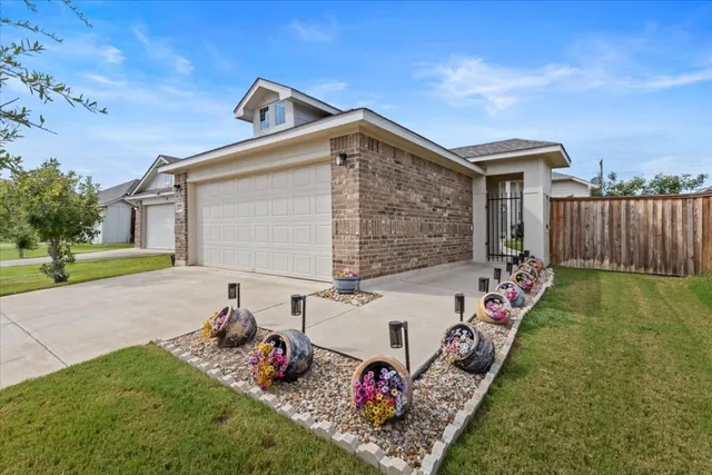 $335,000 | 214 Driftwood Lane, Bastrop, TX 78602