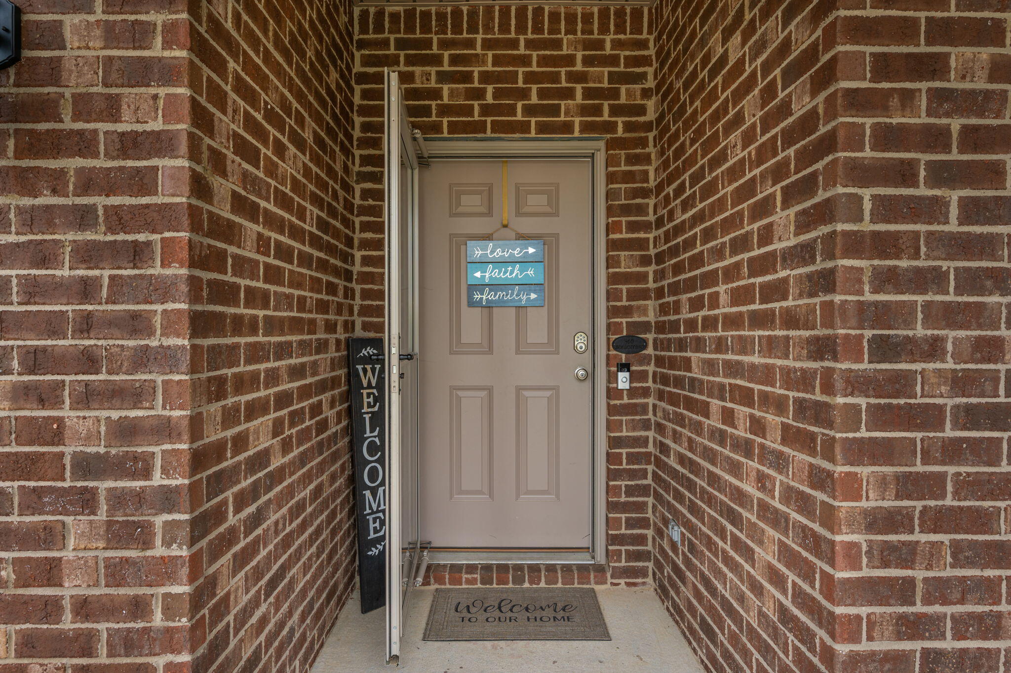 417 Chickadee Street Crestview, FL 32539 - Photo 6 of 49 63CCAA00-4693-4758-B936-65CB564B4515