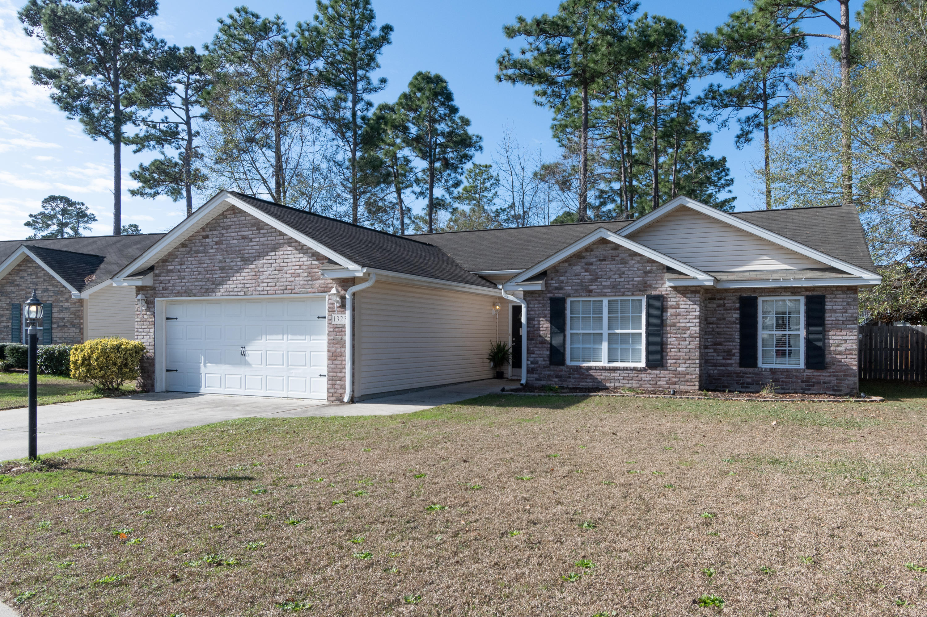 1323 Lantern Road Summerville, SC 29486 - Photo 2 of 32 02