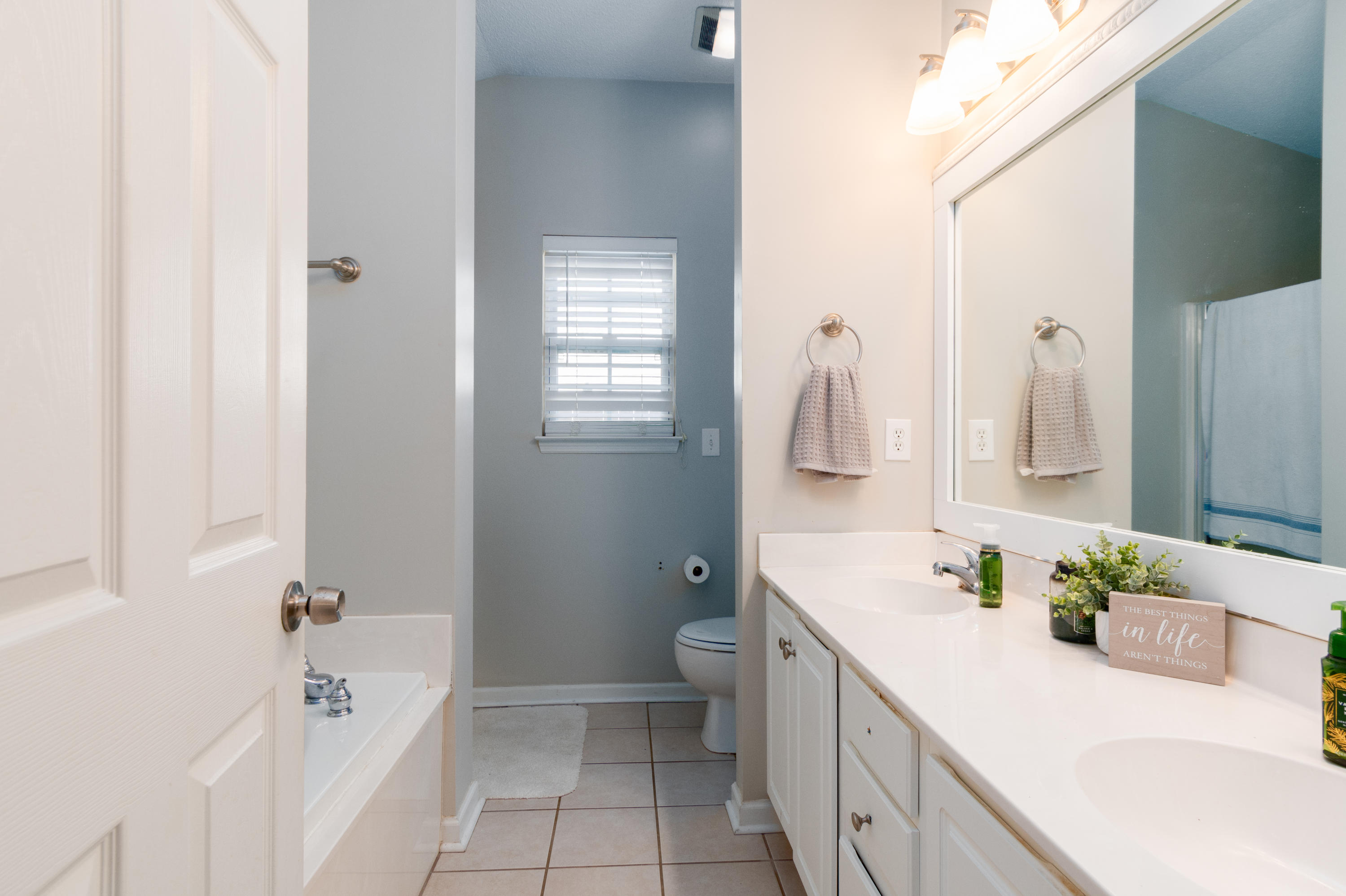 1323 Lantern Road Summerville, SC 29486 - Photo 11 of 32 11