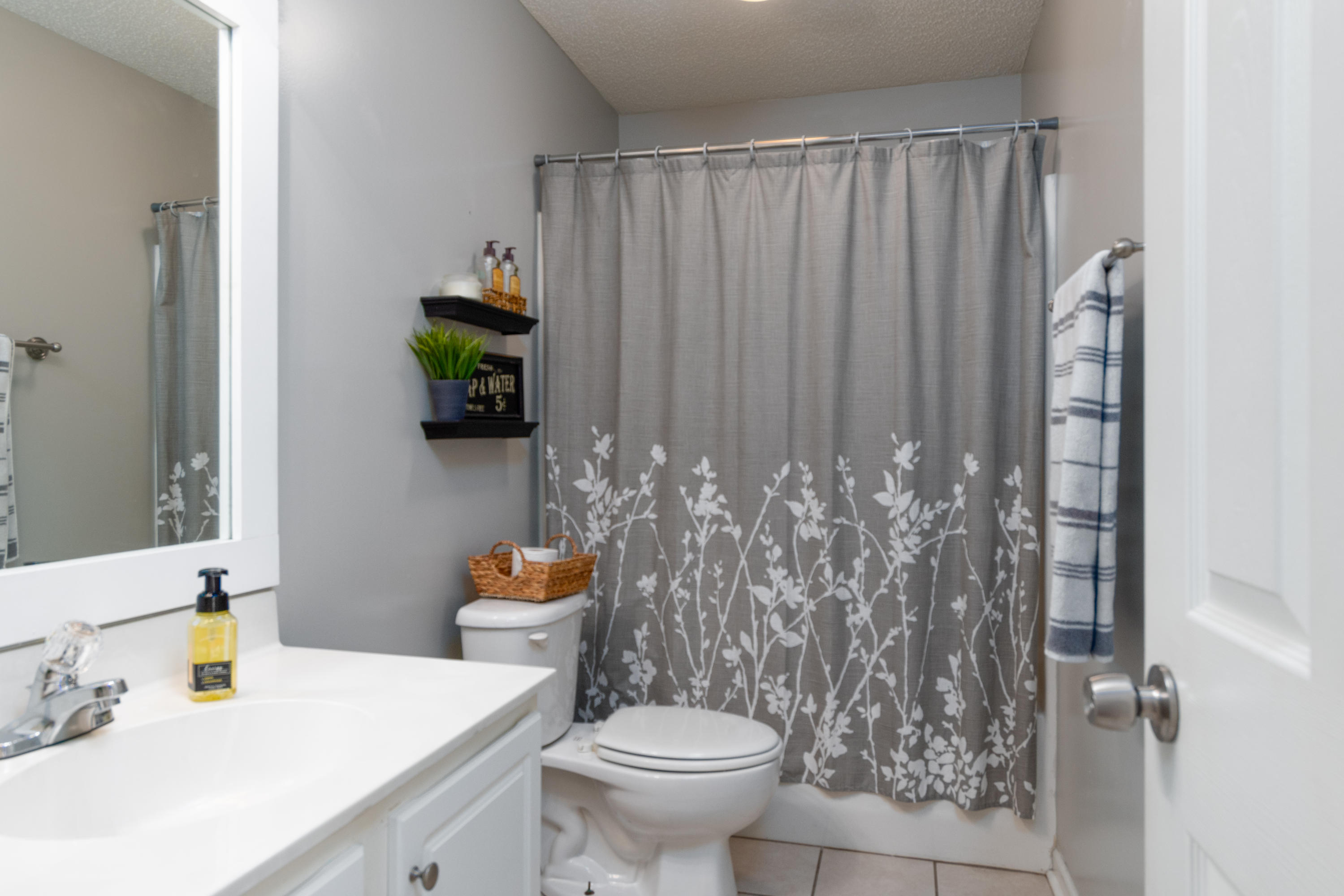 1323 Lantern Road Summerville, SC 29486 - Photo 13 of 32 13