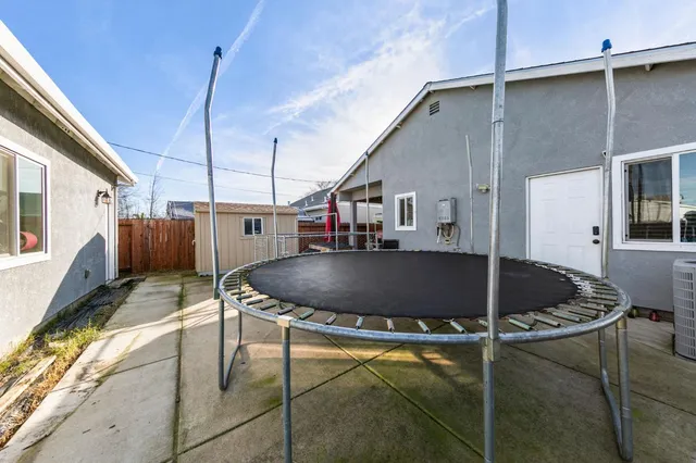 $424,000 | 1502 Harris Avenue, Sacramento, CA 95838