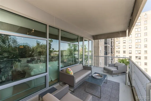 $589,000 | 4545 Lindell Boulevard, Unit 14, St. Louis, MO 63108