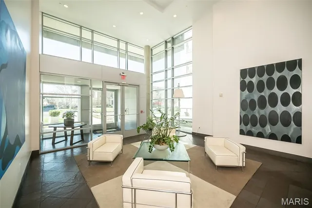 $589,000 | 4545 Lindell Boulevard, Unit 14, St. Louis, MO 63108