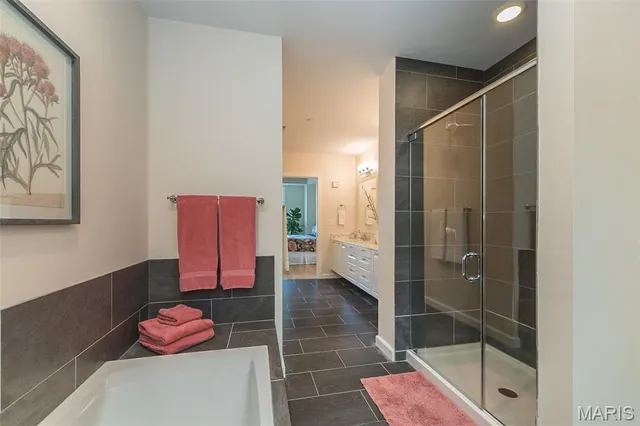 $589,000 | 4545 Lindell Boulevard, Unit 14, St. Louis, MO 63108