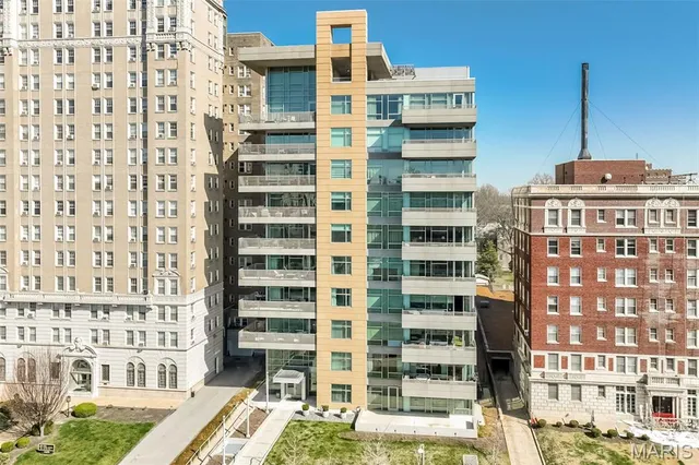 $589,000 | 4545 Lindell Boulevard, Unit 14, St. Louis, MO 63108