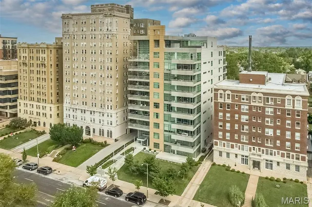 $589,000 | 4545 Lindell Boulevard, Unit 14, St. Louis, MO 63108