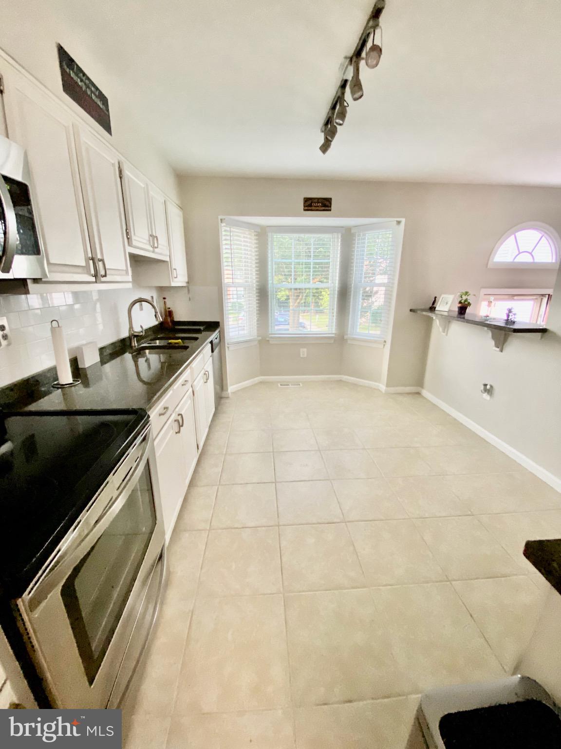 38 Hunters Gate Court Silver Spring, MD 20904 - Photo 8 of 25 Kitchen