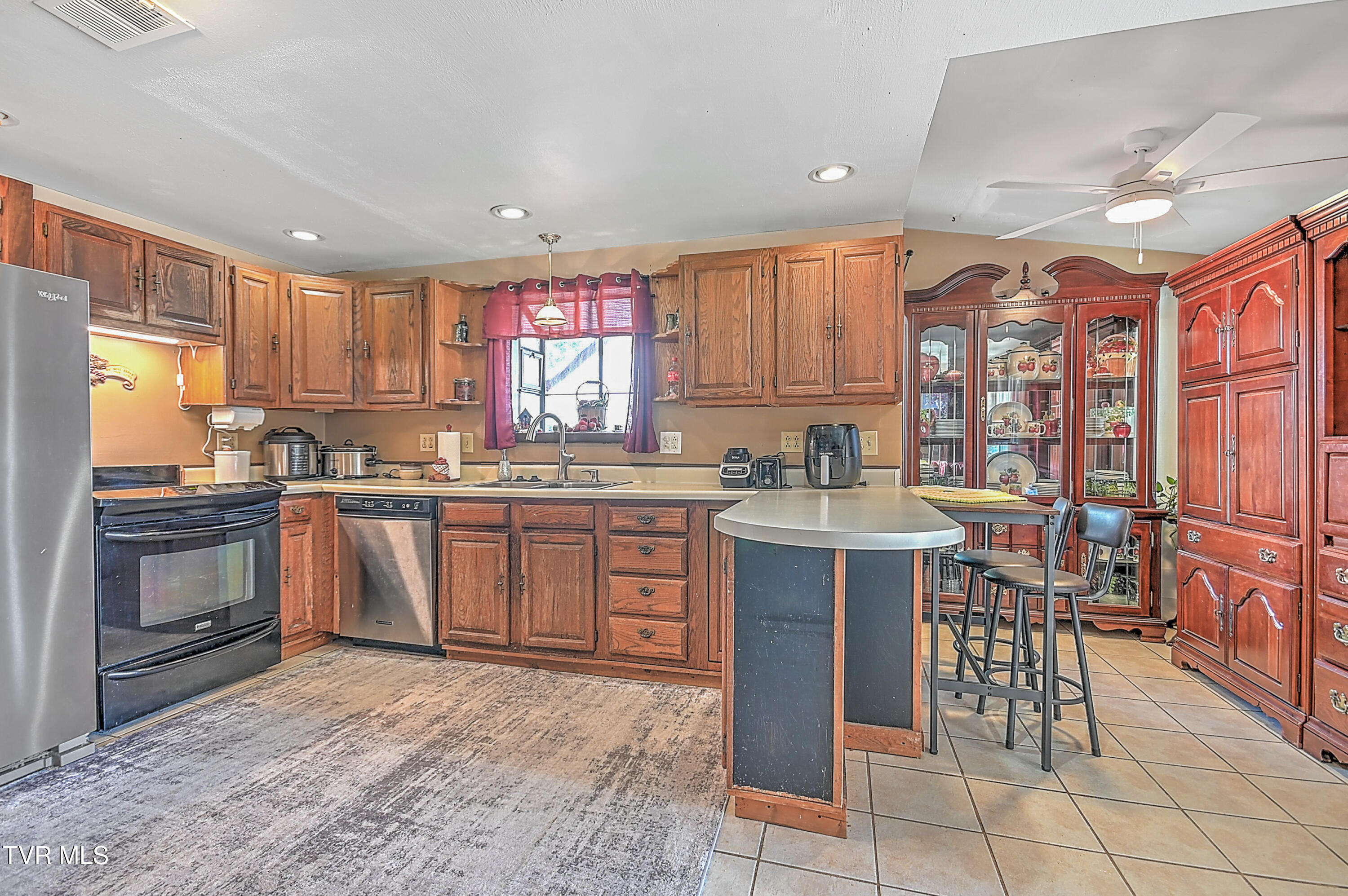 328 Shannon View Road Gray, TN 37615 - Photo 3 of 17 328 Shannon View BP-11