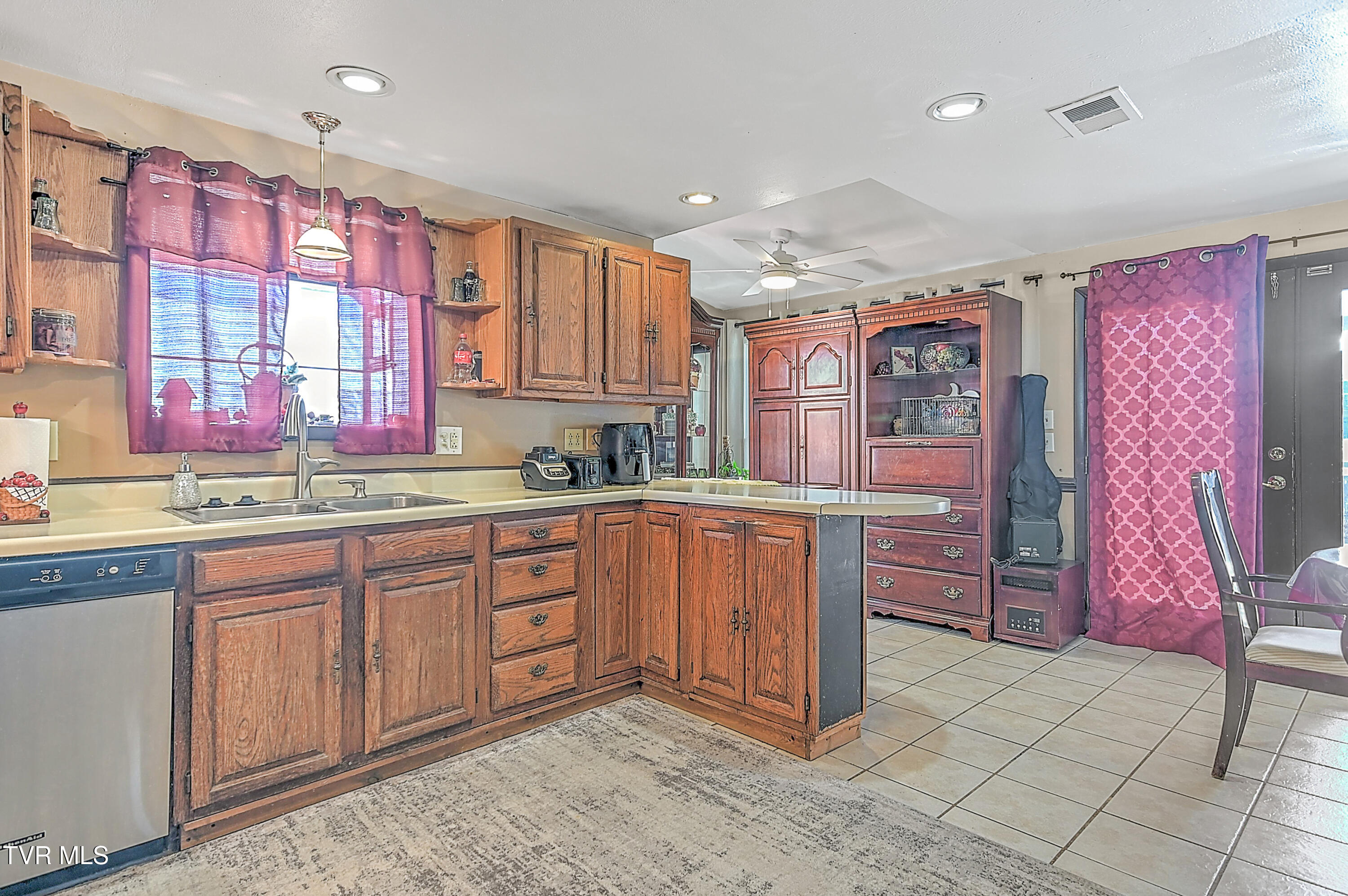 328 Shannon View Road Gray, TN 37615 - Photo 4 of 17 328 Shannon View BP-15