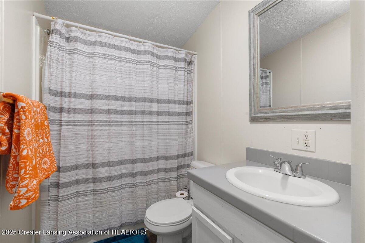 9966 Bauer Road Dewitt, MI 48820 - Photo 31 of 43 36-Media Jett - 41
