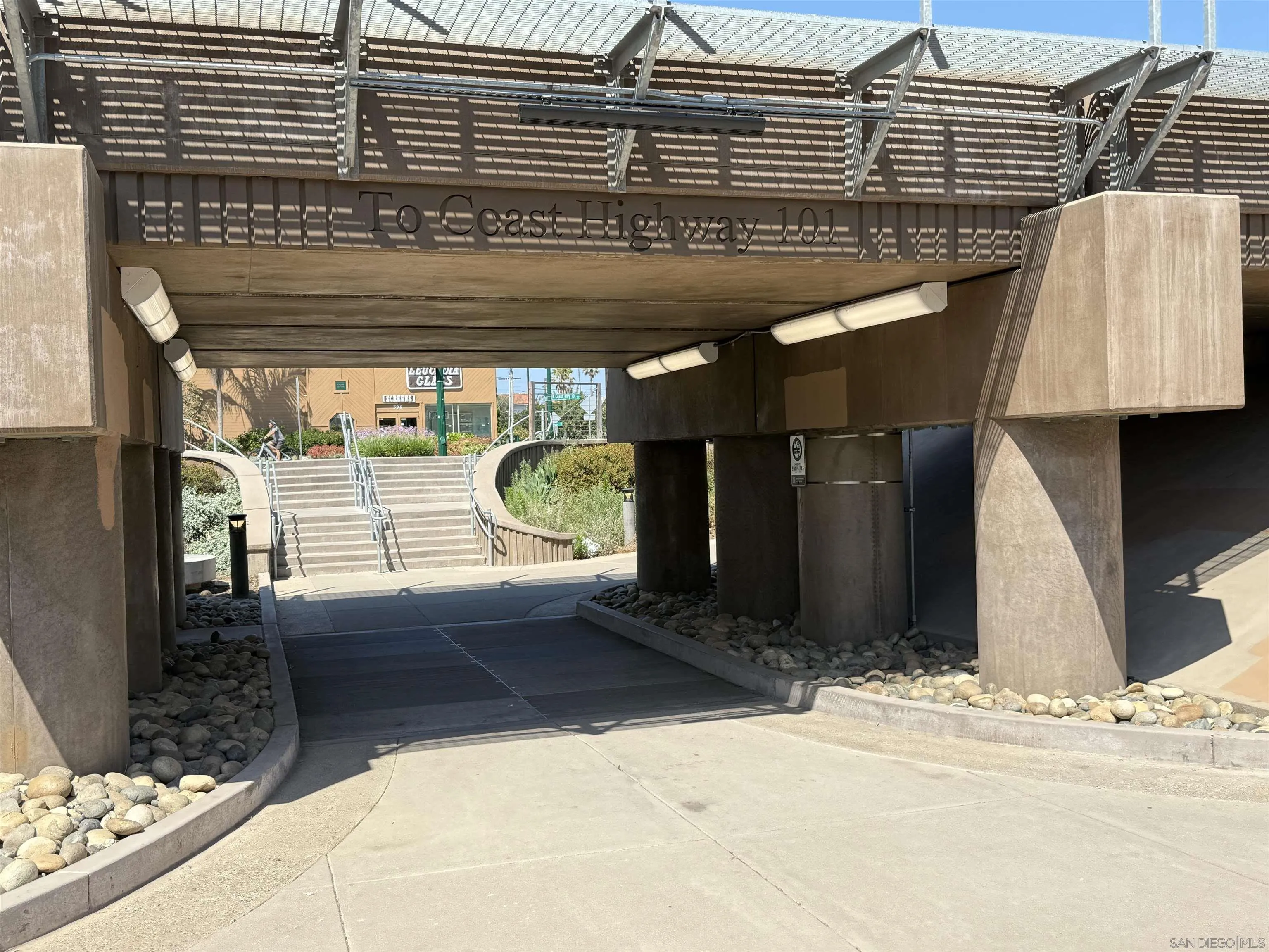 551 North Vulcan Avenue Encinitas, CA 92024 - Photo 18 of 24