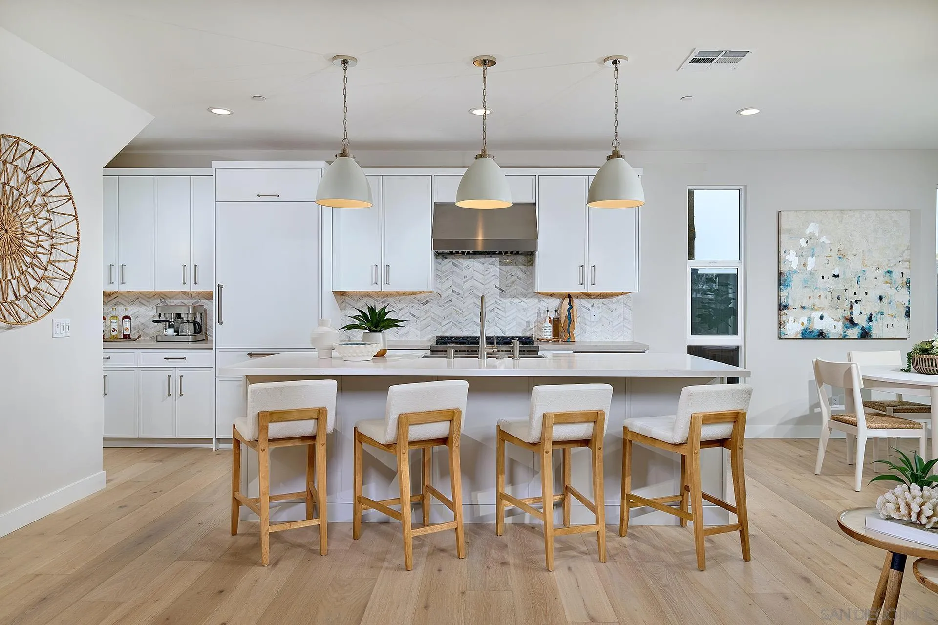 551 North Vulcan Avenue Encinitas, CA 92024 - Photo 3 of 24