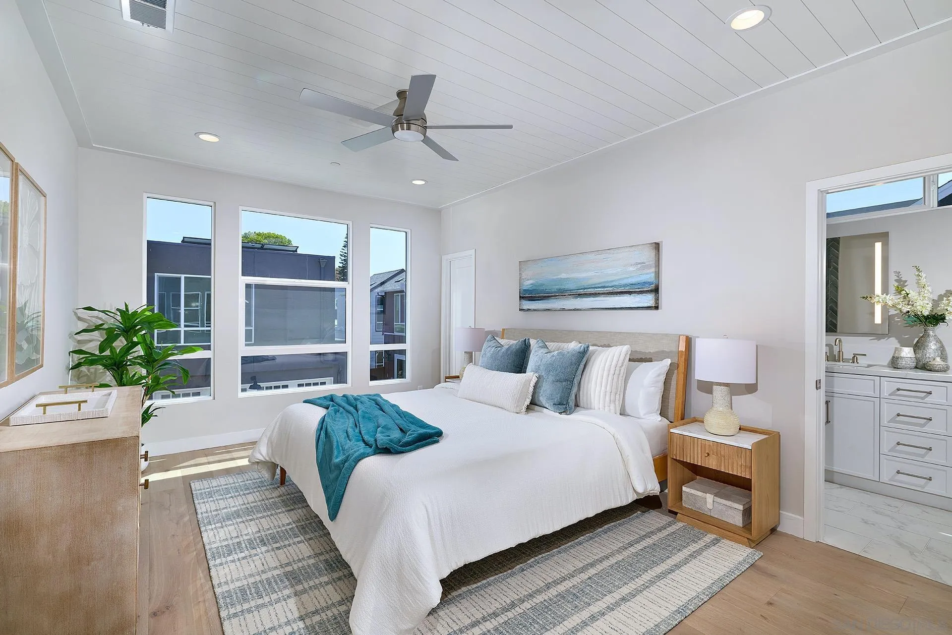 551 North Vulcan Avenue Encinitas, CA 92024 - Photo 9 of 24