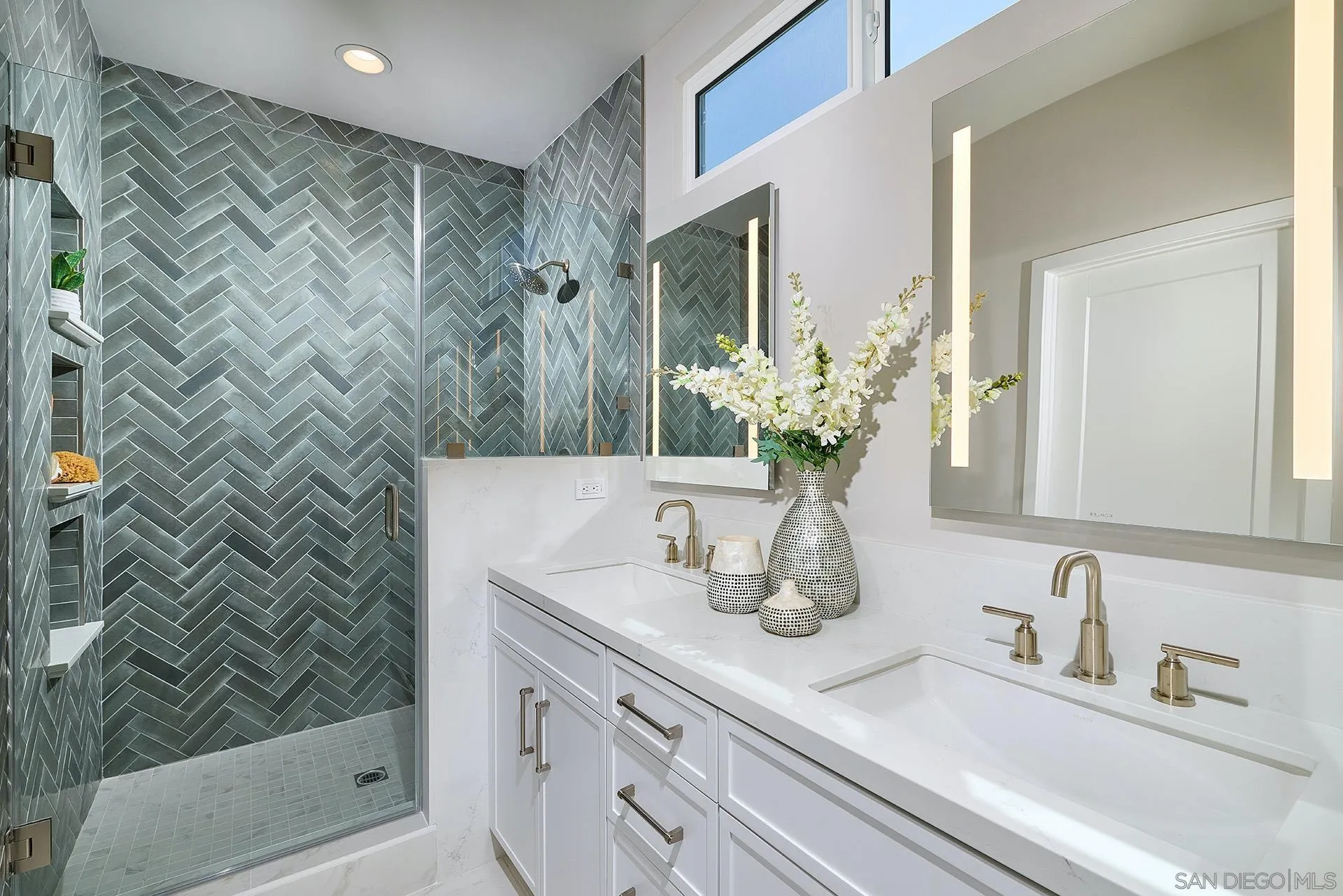 551 North Vulcan Avenue Encinitas, CA 92024 - Photo 10 of 24