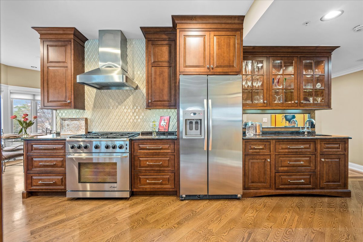 332 Regent Wood Road, Unit 332 Northfield, IL 60093 - Photo 12 of 28