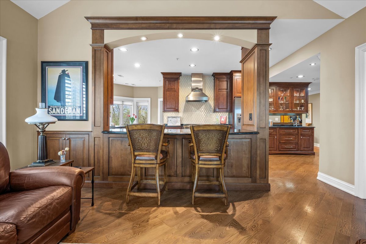 332 Regent Wood Road, Unit 332 Northfield, IL 60093 - Photo 15 of 28