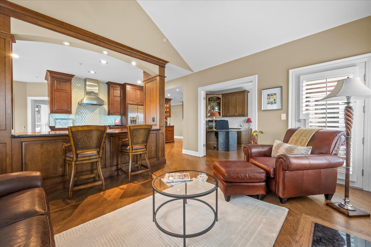 332 Regent Wood Road, Unit 332 Northfield, IL 60093 - Photo 16 of 28