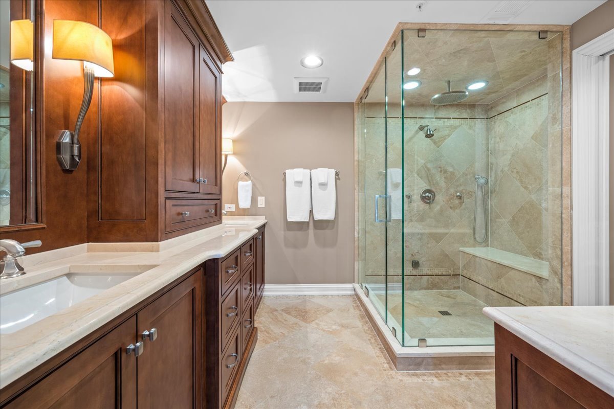 332 Regent Wood Road, Unit 332 Northfield, IL 60093 - Photo 22 of 28