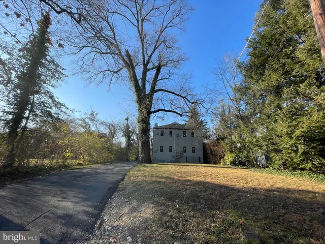 $1,500 | 7404 Columbia Avenue, Unit 5, College Park, MD 20740