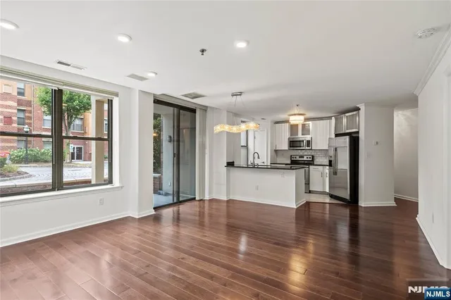 $699,000 | 24 Ave At Port Imperial, Unit B46, West New York, NJ 07093