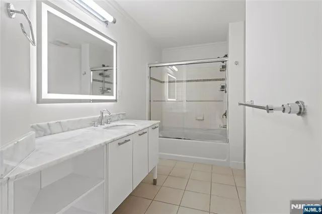 $699,000 | 24 Ave At Port Imperial, Unit B46, West New York, NJ 07093