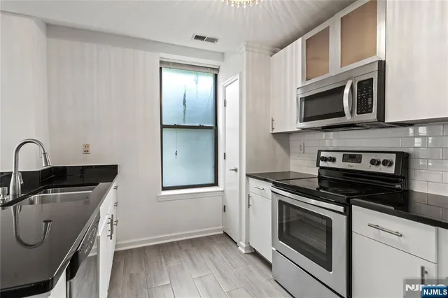 $699,000 | 24 Ave At Port Imperial, Unit B46, West New York, NJ 07093