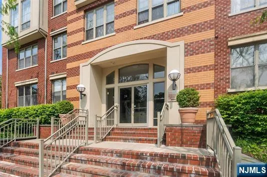 $699,000 | 24 Ave At Port Imperial, Unit B46, West New York, NJ 07093