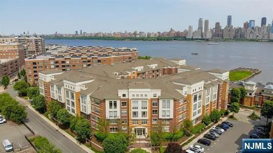 $699,000 | 24 Ave At Port Imperial, Unit B46, West New York, NJ 07093