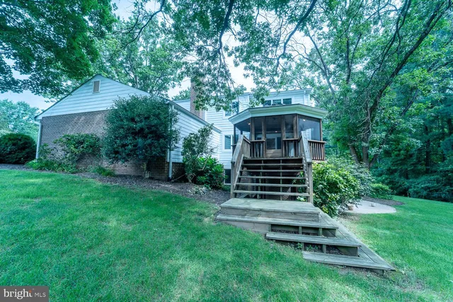 $1,849,999 | 1197 Winter Hunt Road, McLean, VA 22102