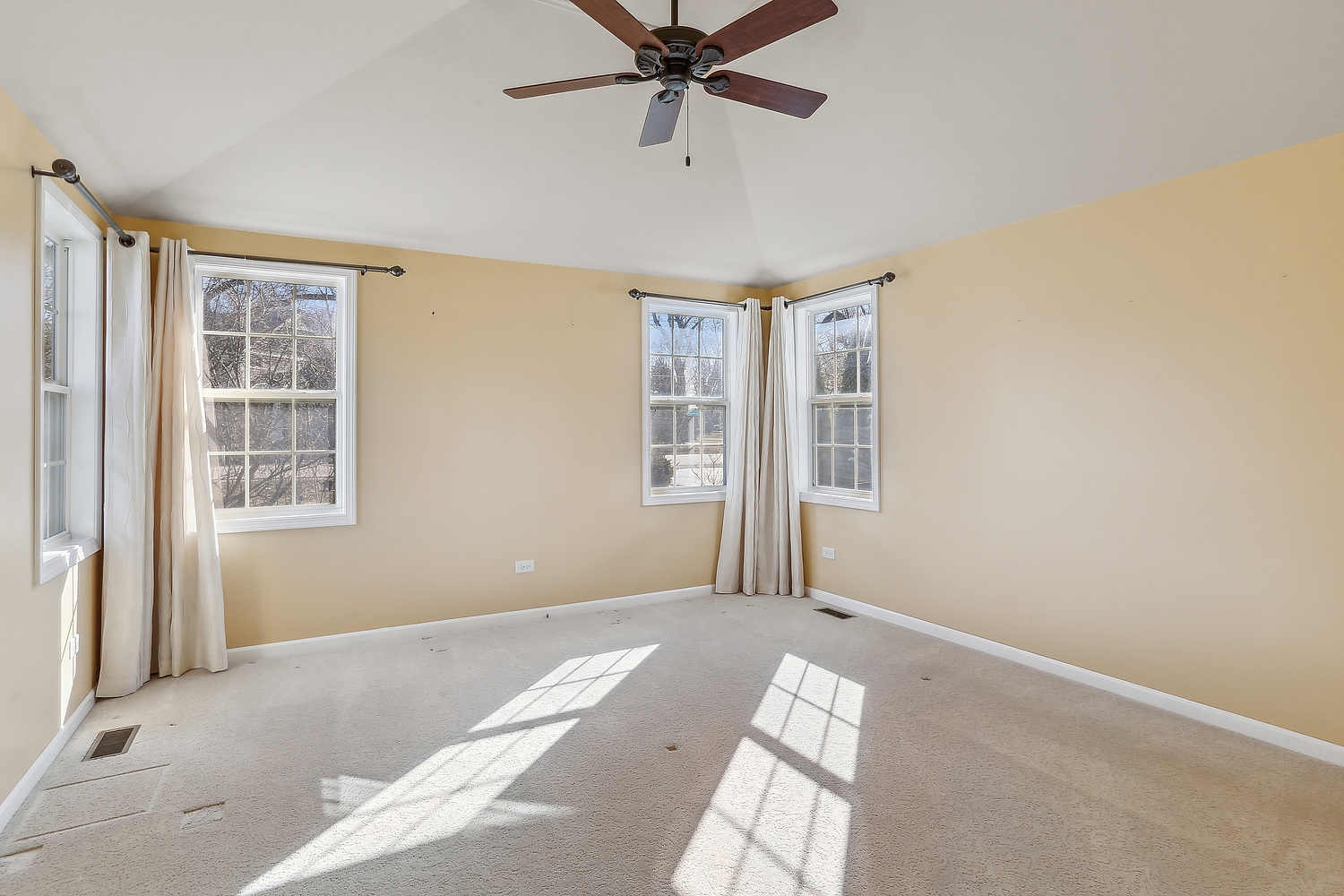 390 Pleasant Hill Road Wheaton, IL 60187 - Photo 18 of 22 Gallery Image 18