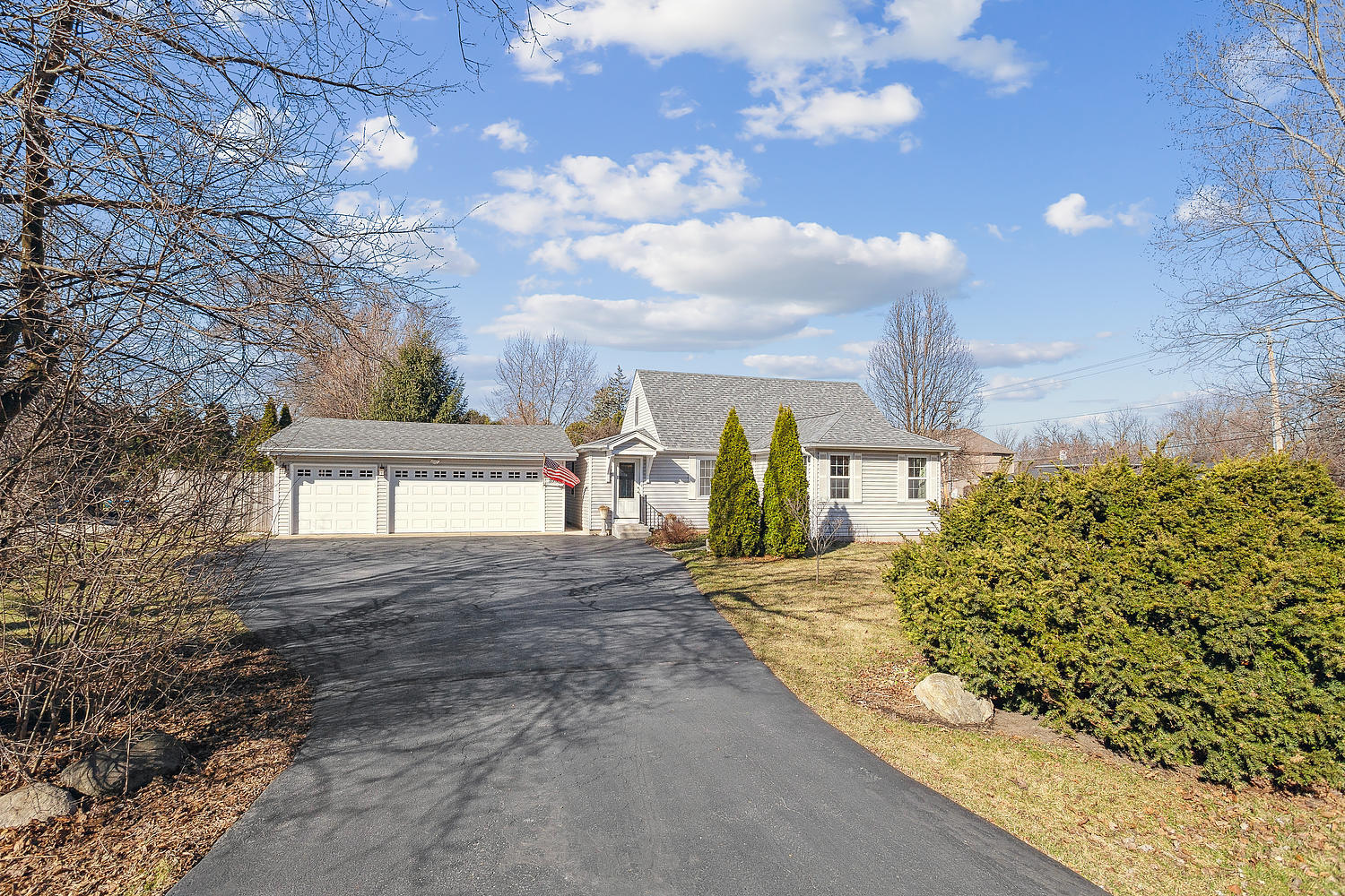 390 Pleasant Hill Road Wheaton, IL 60187 - Photo 2 of 22 Gallery Image 2