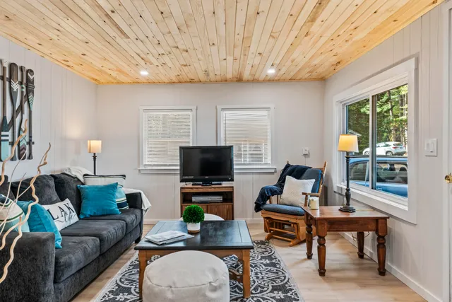 $979,000 | 51 Butterworth Drive, Naples, ME 04055