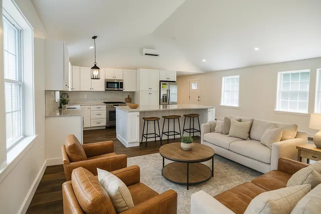 $679,000 | 497 North Parish Road, Turner, ME 04282