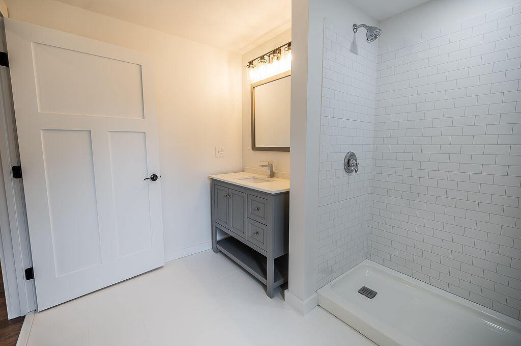 497 North Parish Road Turner, ME 04282 - Photo 25 of 67 primary bathroom