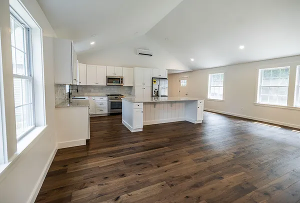 $675,000 | 497 North Parish Road, Turner, ME 04282