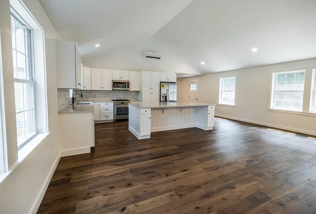 $679,000 | 497 North Parish Road, Turner, ME 04282