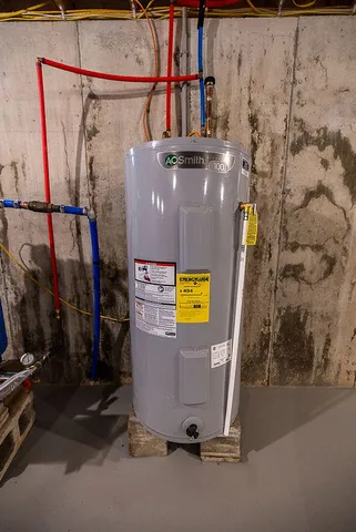 $679,000 | 497 North Parish Road, Turner, ME 04282