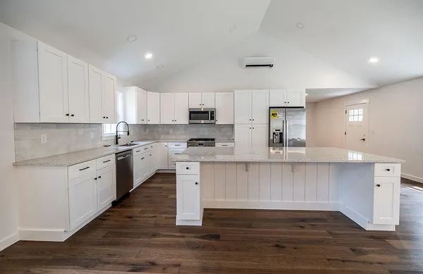 $675,000 | 497 North Parish Road, Turner, ME 04282