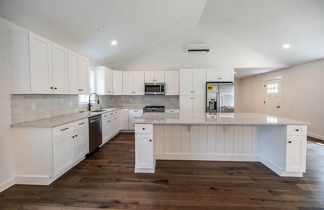 $679,000 | 497 North Parish Road, Turner, ME 04282