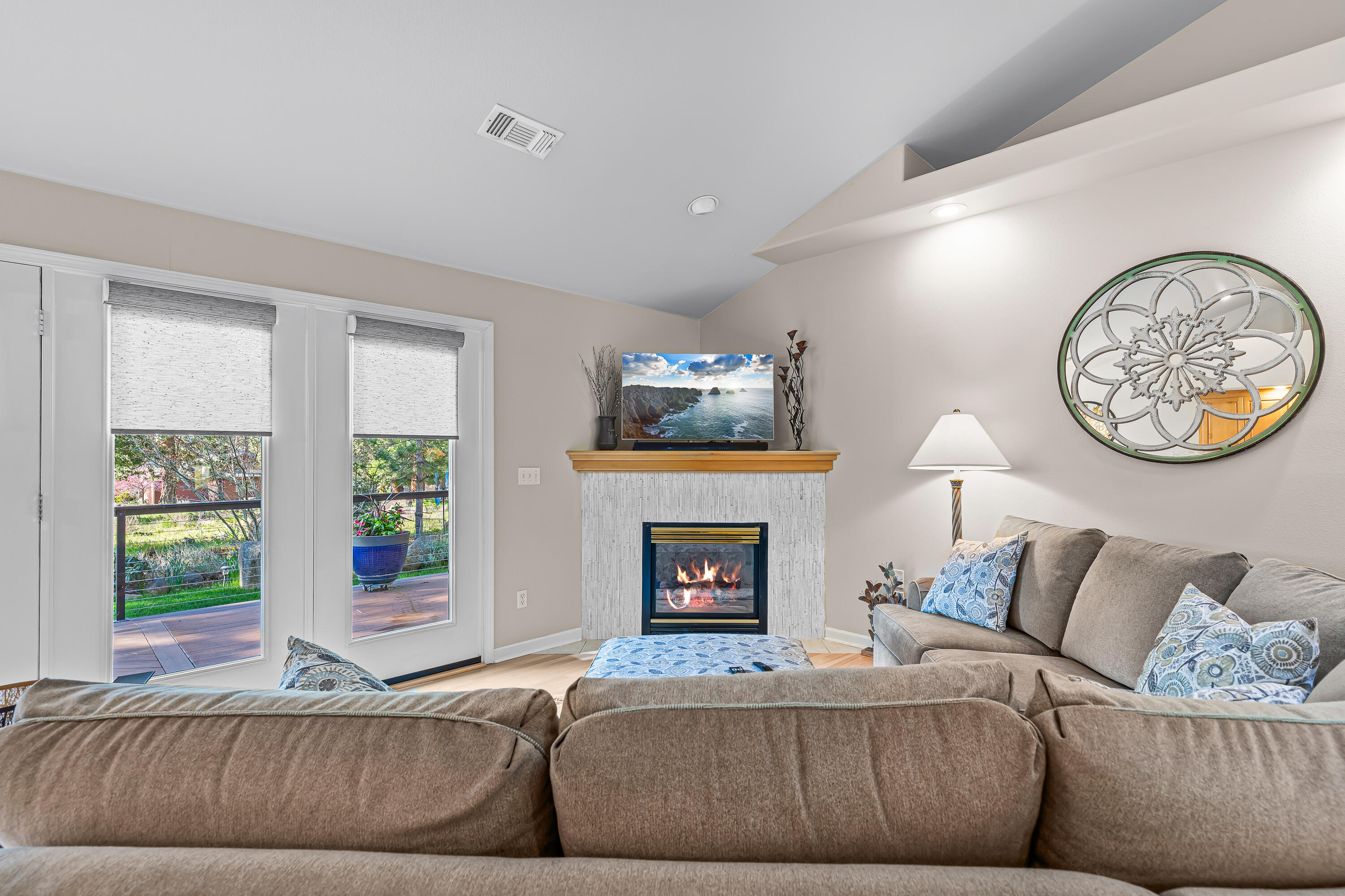 6133 Cooper's Hawk Road Klamath Falls, OR 97601 - Photo 11 of 38 9R9A5588