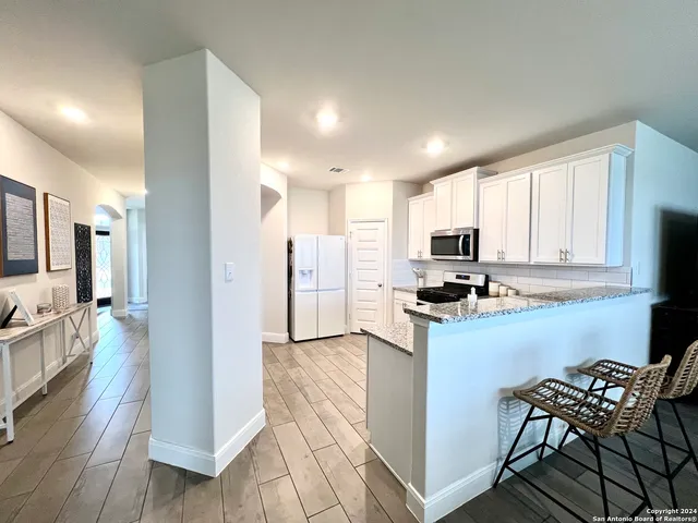 $2,095 | 786 Rushing Banks, Cibolo, TX 78108