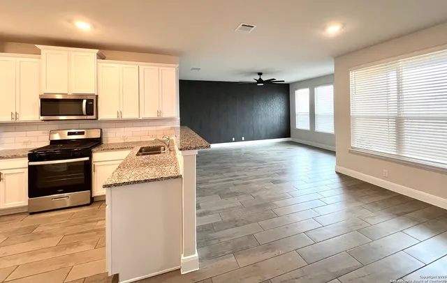 $2,095 | 786 Rushing Banks, Cibolo, TX 78108